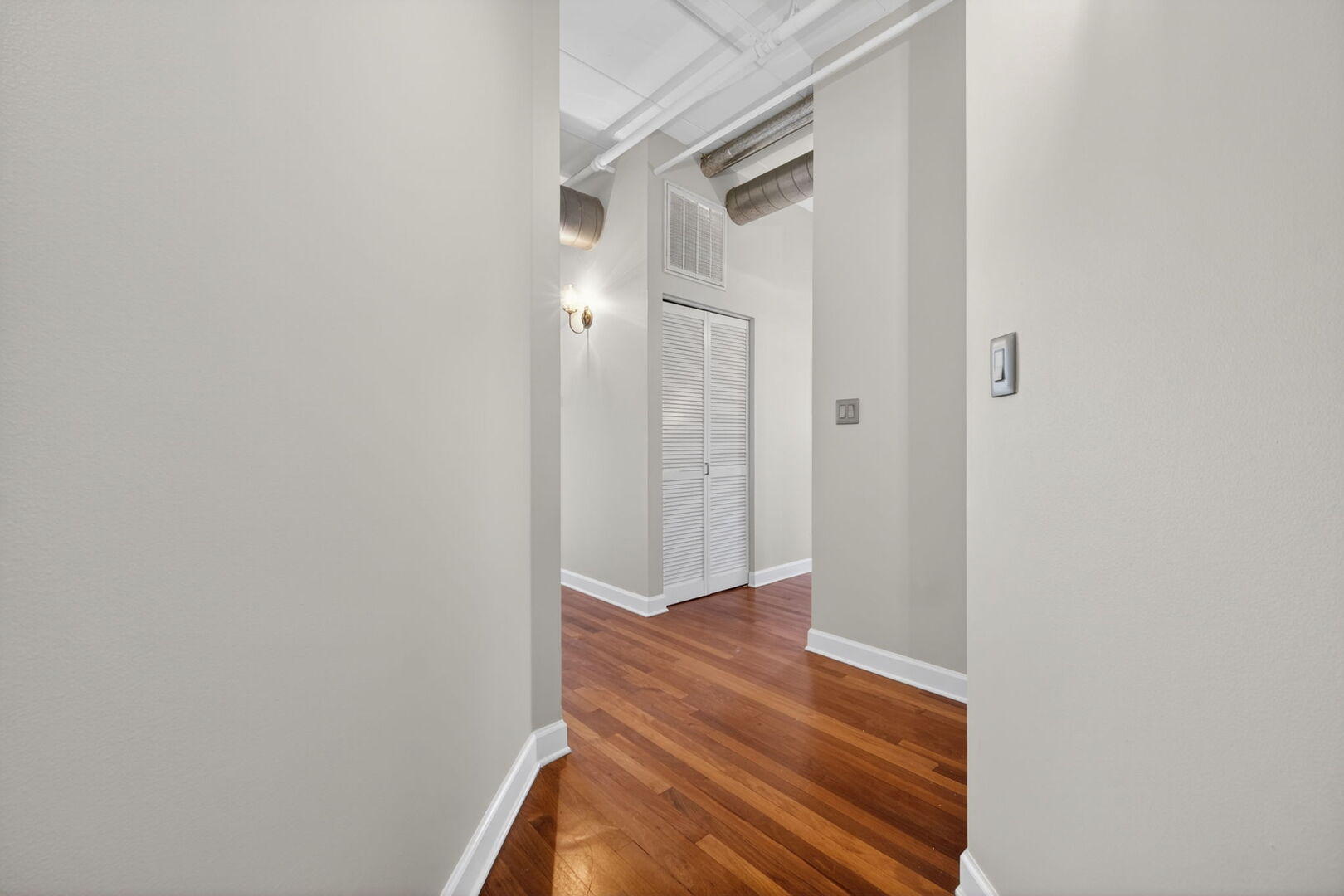 920 W MADISON Street B4