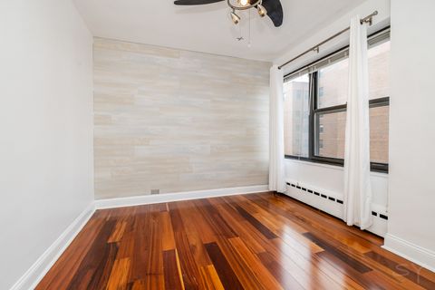 Tiny photo for 3420 N Lake Shore Drive #14LM, Chicago, IL 60657 (MLS # 12525848)