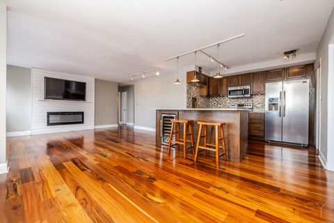 Tiny photo for 3420 N Lake Shore Drive #14LM, Chicago, IL 60657 (MLS # 12525848)