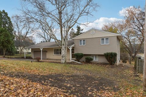Tiny photo for 4507 E Wonder Lake Road, Wonder Lake, IL 60097 (MLS # 12521490)