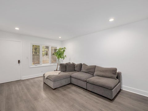 Tiny photo for 325 N OAK PARK Avenue #E, Oak Park, IL 60302 (MLS # 12783290)