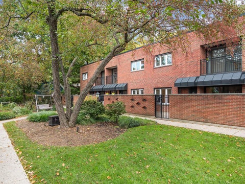 Photo of 325 N OAK PARK Avenue #E, Oak Park, IL 60302 (MLS # 12783290)