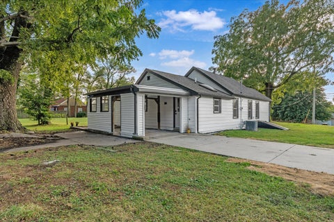Tiny photo for 1219 Devils Glen Road, Bettendorf, IA 52722 (MLS # 12757477)