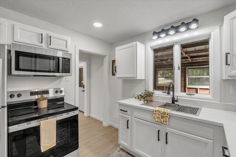 Tiny photo for 1219 Devils Glen Road, Bettendorf, IA 52722 (MLS # 12757477)