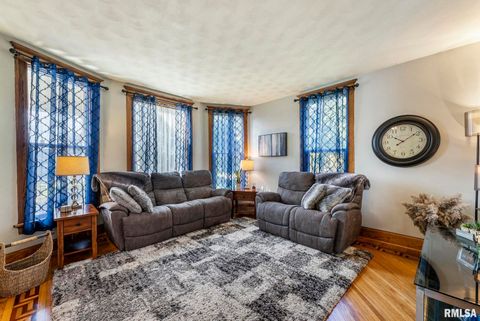 Tiny photo for 109 W 6th Street, Wilton, IA 52778 (MLS # QC4267338)