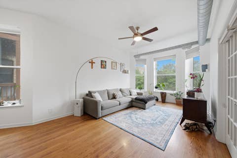 Tiny photo for 1048 W Foster Avenue #E, Chicago, IL 60640 (MLS # 12718080)