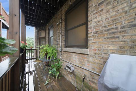 Tiny photo for 1048 W Foster Avenue #E, Chicago, IL 60640 (MLS # 12718080)