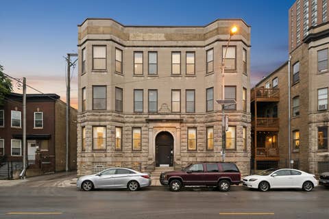 Photo of 1048 W Foster Avenue #E, Chicago, IL 60640 (MLS # 12718080)