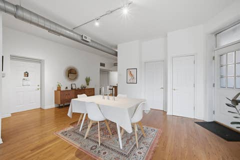Tiny photo for 1048 W Foster Avenue #E, Chicago, IL 60640 (MLS # 12718080)