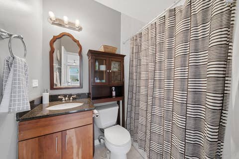 Tiny photo for 1048 W Foster Avenue #E, Chicago, IL 60640 (MLS # 12718080)