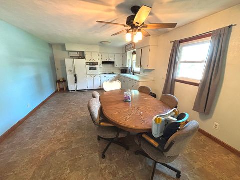 Tiny photo for 701 Boyd Avenue, Iuka, IL 62849 (MLS # 12628170)