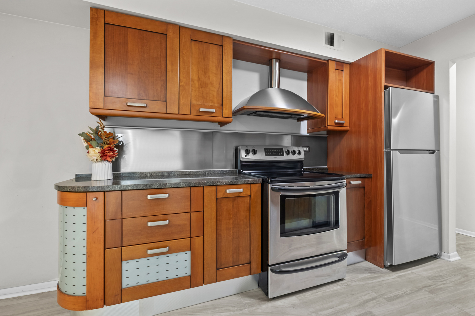900 Casey Court 27-06