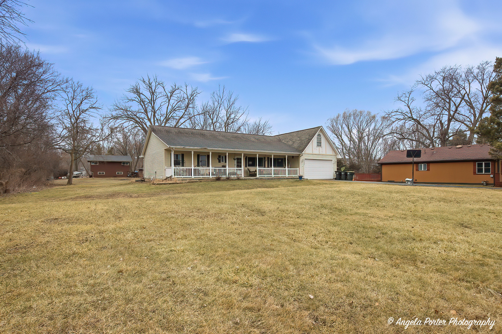 25423 W Highwoods Drive