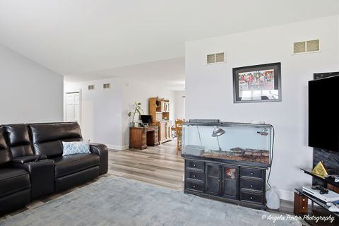 Tiny photo for 25423 W Highwoods Drive, Antioch, IL 60002 (MLS # 12585159)