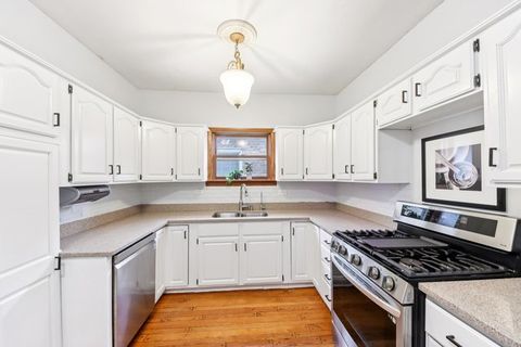 Tiny photo for 1010 S Ridgeland Avenue, Oak Park, IL 60304 (MLS # 12589843)