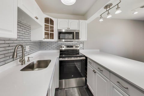 Tiny photo for 22 Jamaica Colony #1, Fox Lake, IL 60020 (MLS # 12754350)