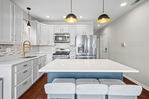 Tiny photo for 2305 N AUSTIN Avenue #3, Chicago, IL 60639 (MLS # 12566924)