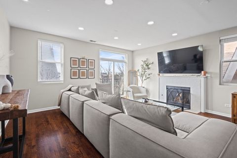 Tiny photo for 2305 N AUSTIN Avenue #3, Chicago, IL 60639 (MLS # 12566924)
