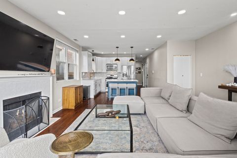 Tiny photo for 2305 N AUSTIN Avenue #3, Chicago, IL 60639 (MLS # 12566924)