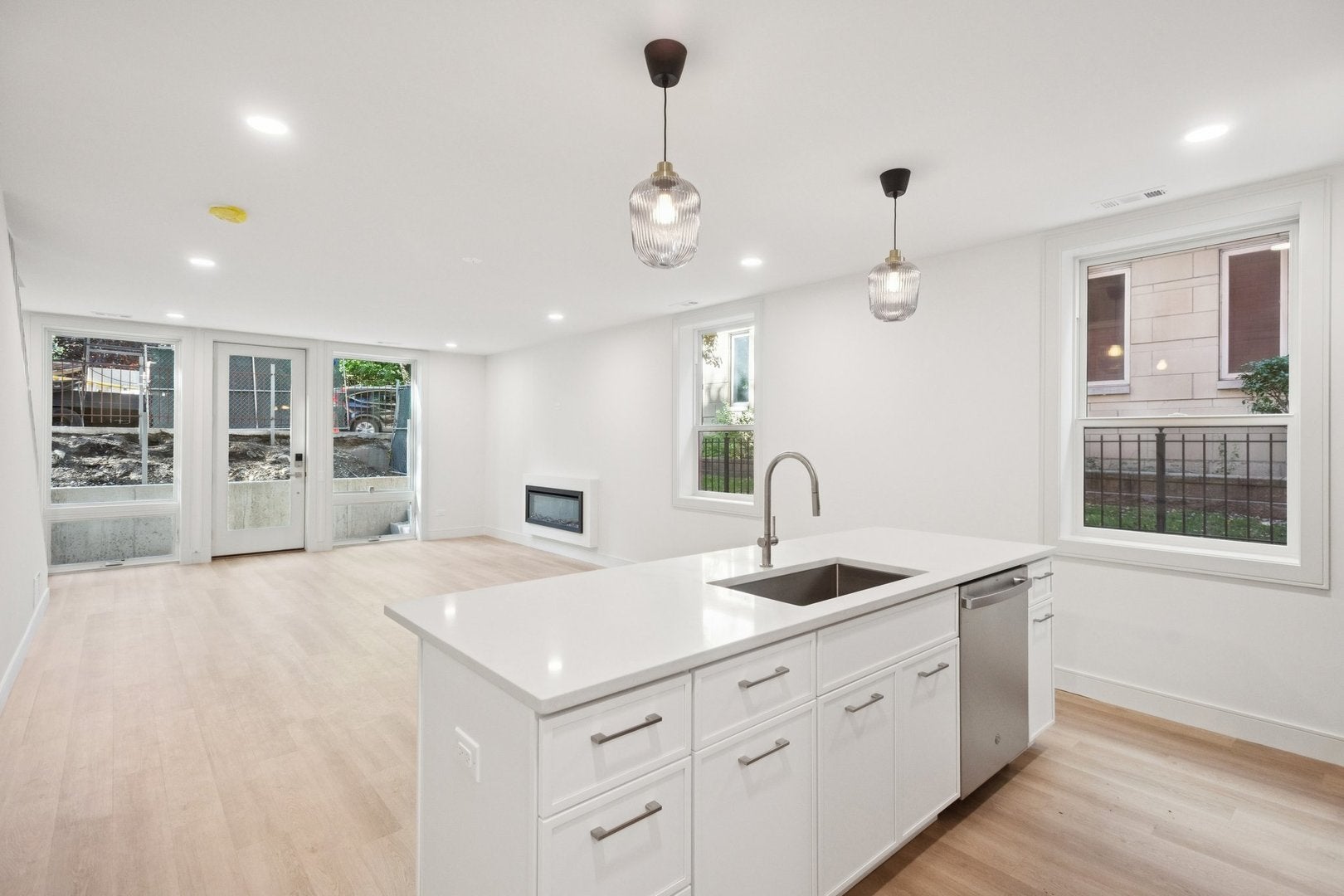 2323 N Lister Avenue