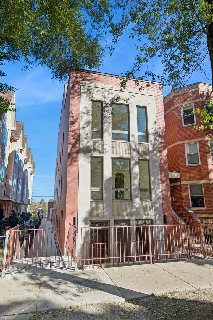 2323 N Lister Avenue