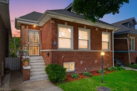 Photo of 9836 S Drexel Avenue, Chicago, IL 60628 (MLS # 12652419)