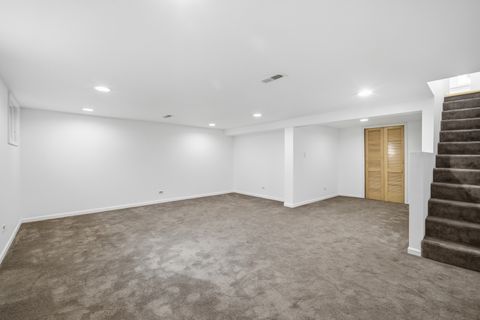 Tiny photo for 104 E Lincoln Street, Mount Prospect, IL 60056 (MLS # 12509595)