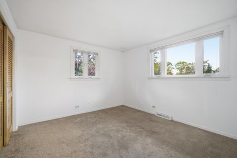 Tiny photo for 104 E Lincoln Street, Mount Prospect, IL 60056 (MLS # 12509595)