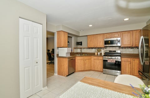 Tiny photo for 868 Sparta Court #868, Vernon Hills, IL 60061 (MLS # 12798320)
