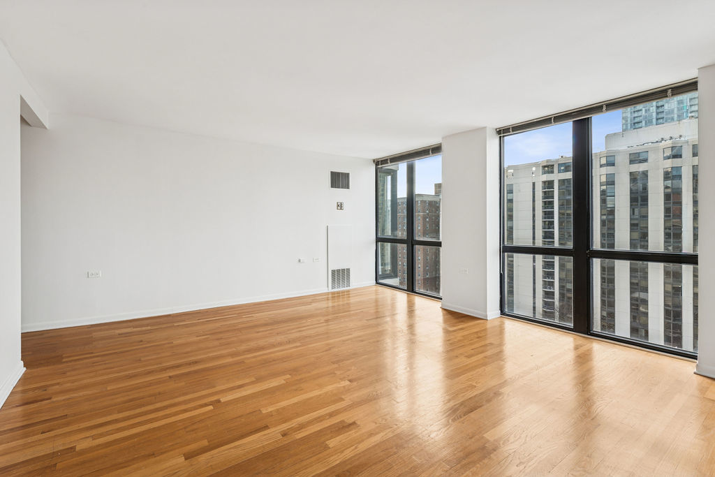 1122 N Clark Street 1403