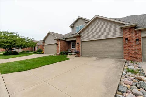 Tiny photo for 25 Arbor Court #25, Bloomington, IL 61704 (MLS # 12689418)
