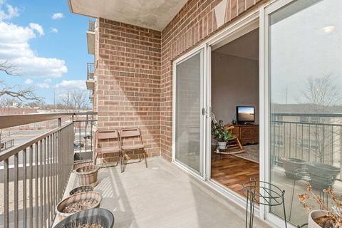 Tiny photo for 1277 E Thacker Street #303, Des Plaines, IL 60016 (MLS # 12576412)