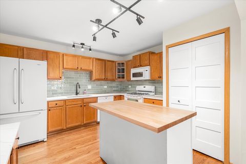 Tiny photo for 352 Normandie Drive, Sugar Grove, IL 60554 (MLS # 12594431)