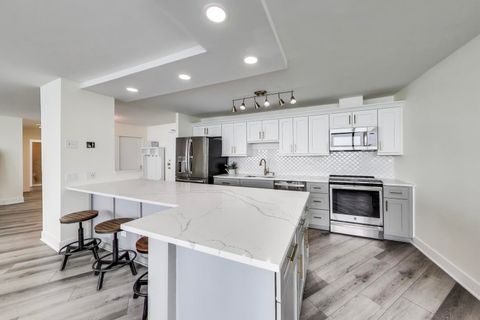 Tiny photo for 940 W Glenlake Avenue #19C, Chicago, IL 60660 (MLS # 12574788)