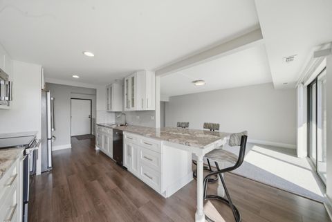 Tiny photo for 555 GRACELAND Avenue #503, Des Plaines, IL 60016 (MLS # 12591190)