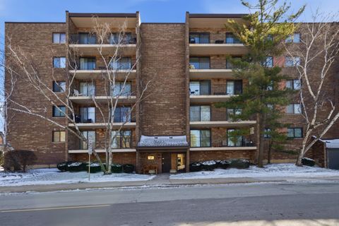 Photo of 555 GRACELAND Avenue #503, Des Plaines, IL 60016 (MLS # 12591190)