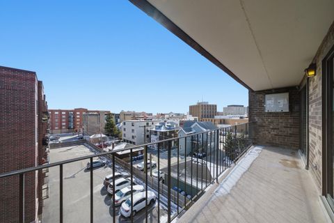 Tiny photo for 555 GRACELAND Avenue #503, Des Plaines, IL 60016 (MLS # 12591190)