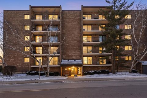 Tiny photo for 555 GRACELAND Avenue #503, Des Plaines, IL 60016 (MLS # 12591190)