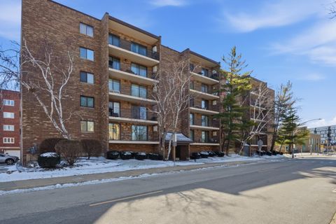 Tiny photo for 555 GRACELAND Avenue #503, Des Plaines, IL 60016 (MLS # 12591190)