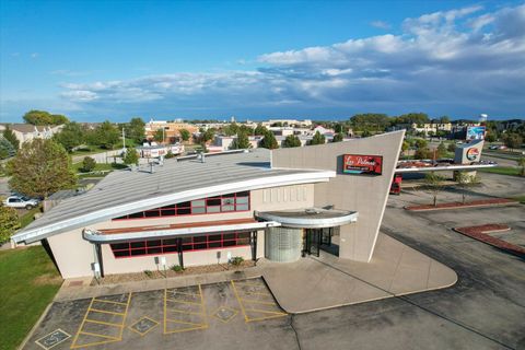 608 W TOWN CENTER Boulevard Champaign IL 61822