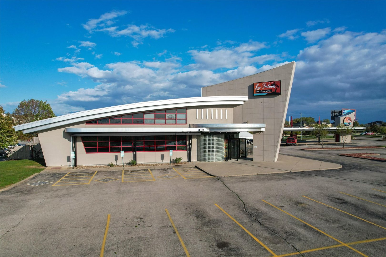 608 W TOWN CENTER Boulevard