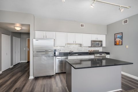 Tiny photo for 5 E 14th Place #806, Chicago, IL 60605 (MLS # 12490776)