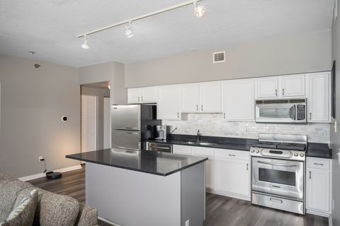 Tiny photo for 5 E 14th Place #806, Chicago, IL 60605 (MLS # 12490776)