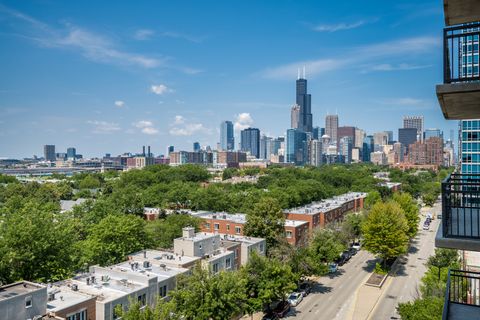 Tiny photo for 5 E 14th Place #806, Chicago, IL 60605 (MLS # 12490776)