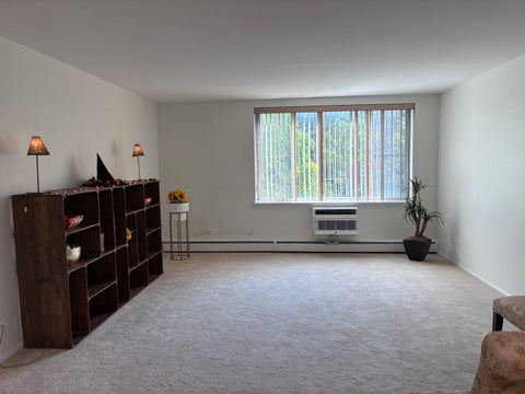 Tiny photo for 201 S Maple Avenue #210, Oak Park, IL 60302 (MLS # 12777656)