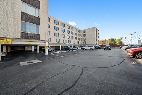 Tiny photo for 201 S Maple Avenue #210, Oak Park, IL 60302 (MLS # 12777656)