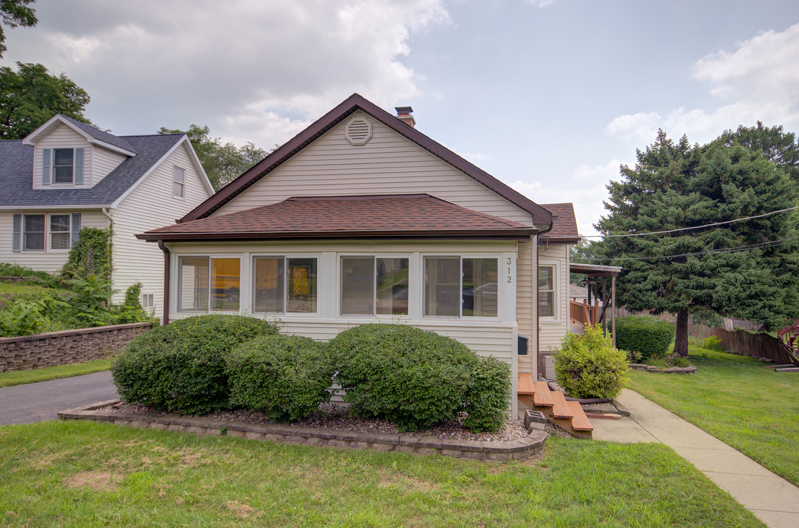 312 Illinois Street