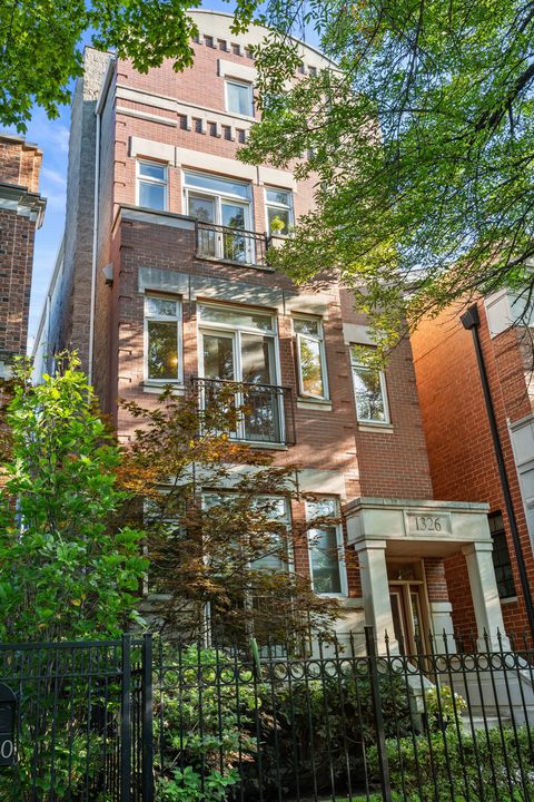 Photo of 1326 W School Street #2, Chicago, IL 60657 (MLS # 12476143)
