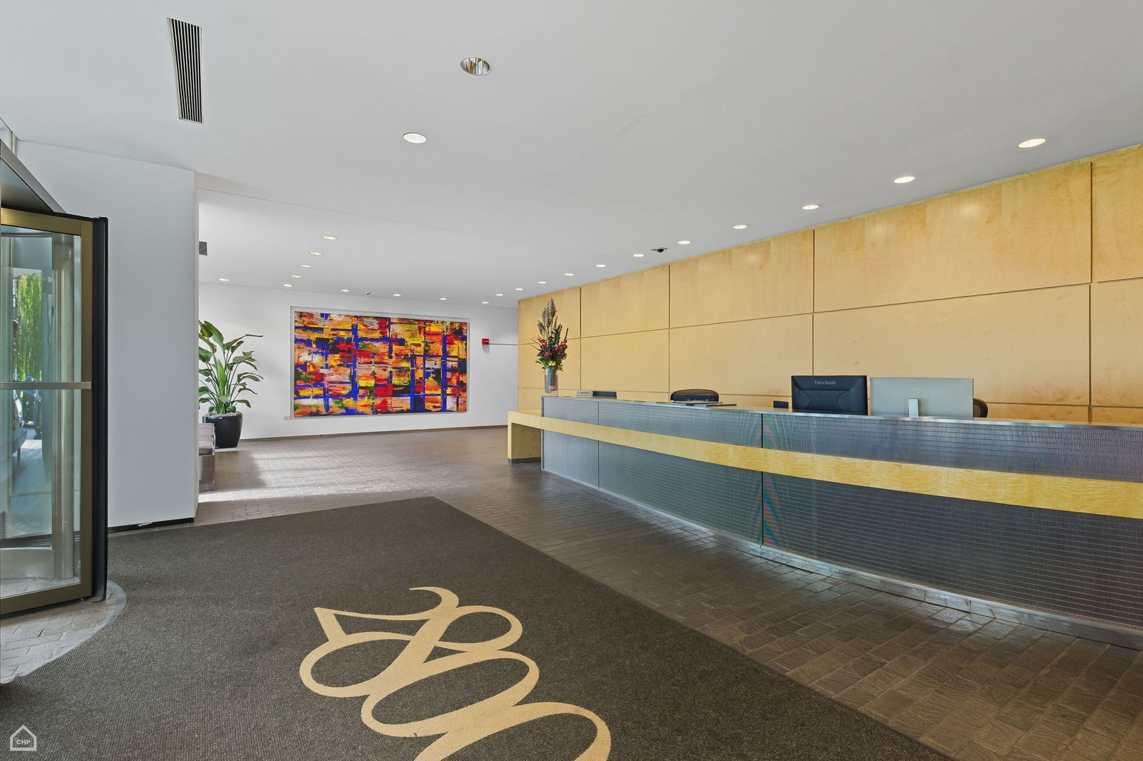 2800 N Lake Shore Drive 305