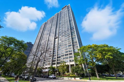 Photo of 2800 N Lake Shore Drive #305, Chicago, IL 60657 (MLS # 12469563)